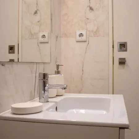 Galerias De Paris - 3t By Lovelystay Apartment